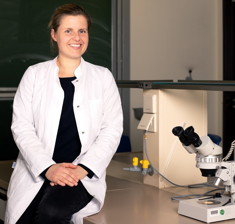 Dr. Kristin Strohschein